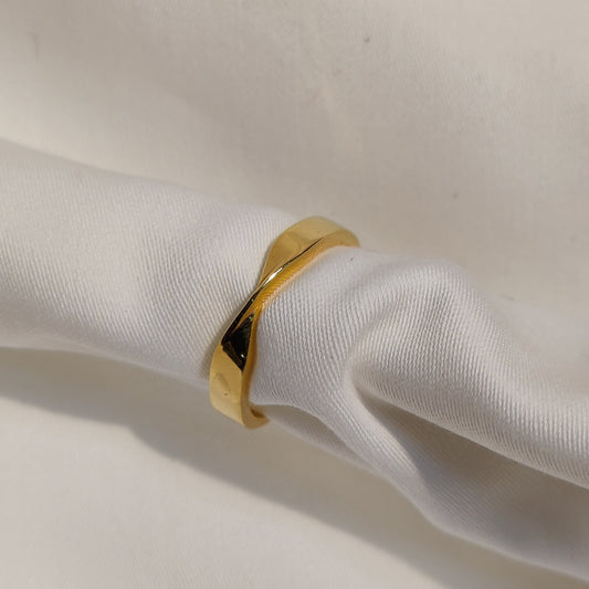 Gold plated 925 sterling silver adjustable finger ring