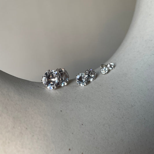 Halley Round Diamond Earrings