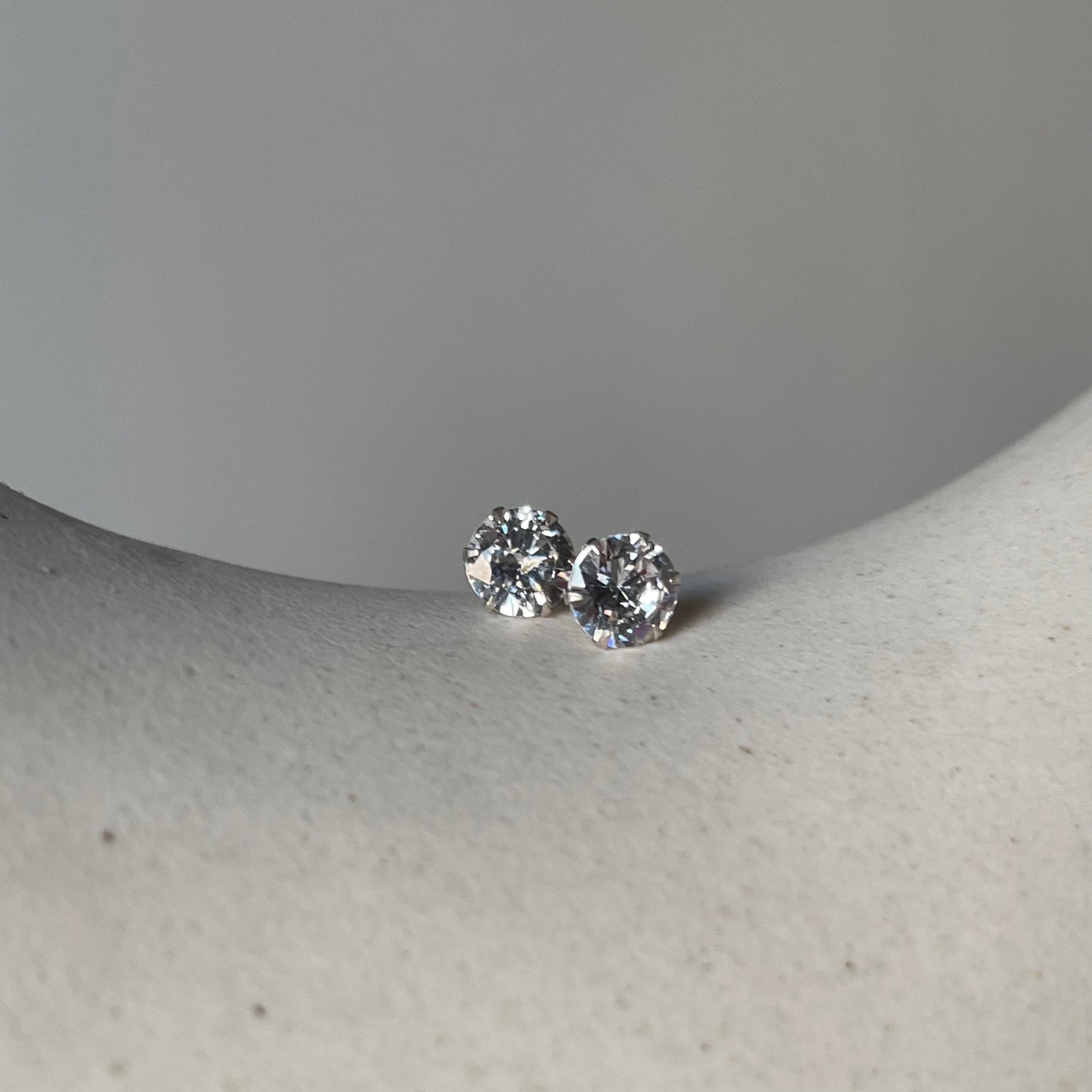 Halley Round Diamond Earrings