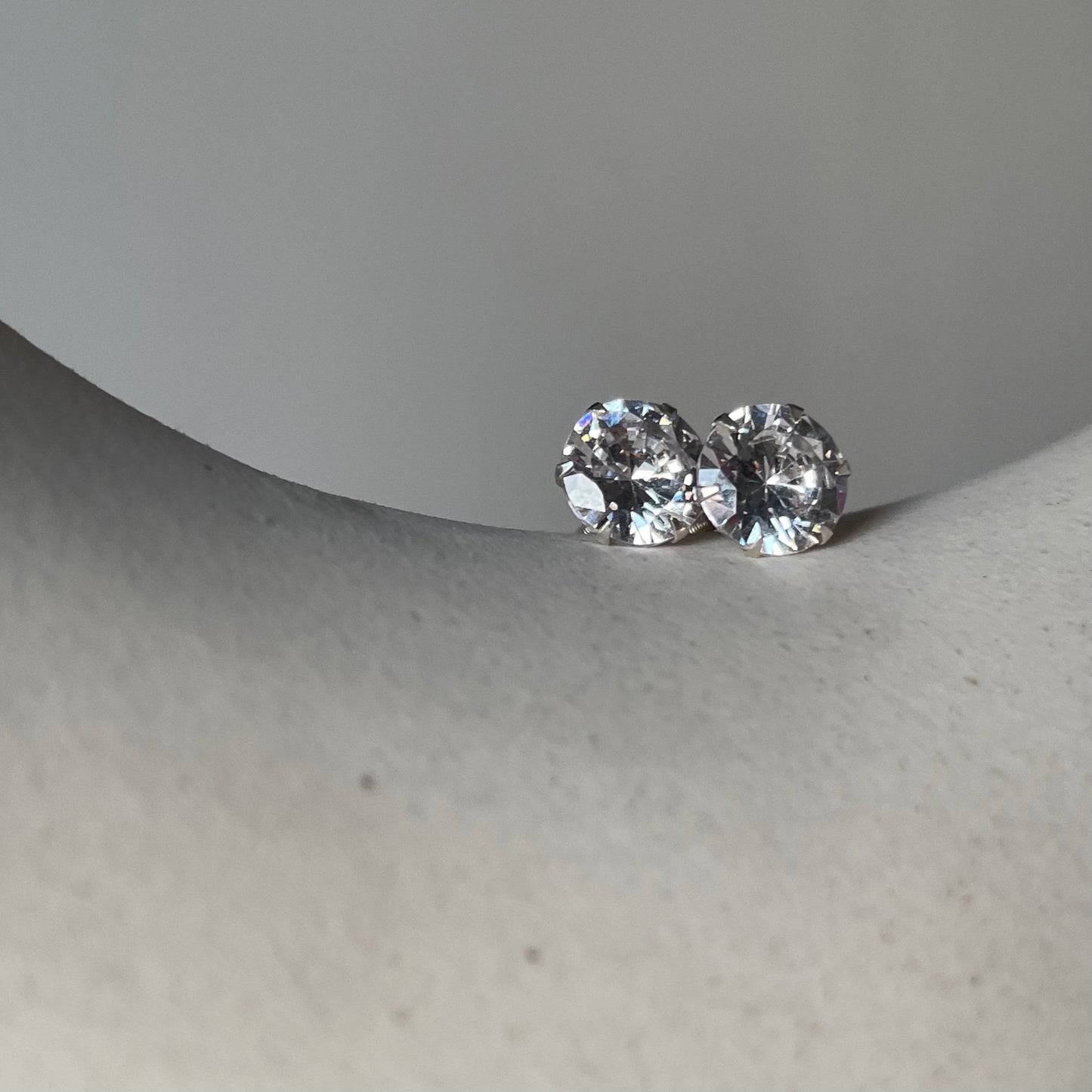 Halley Round Diamond Earrings